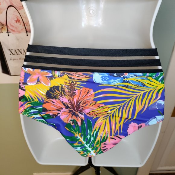 Tropical Print Two Piece Bikini - Picture 5 of 7